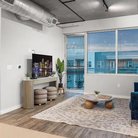 Spacious 2Br Retreat Perfect For Tropicana Events